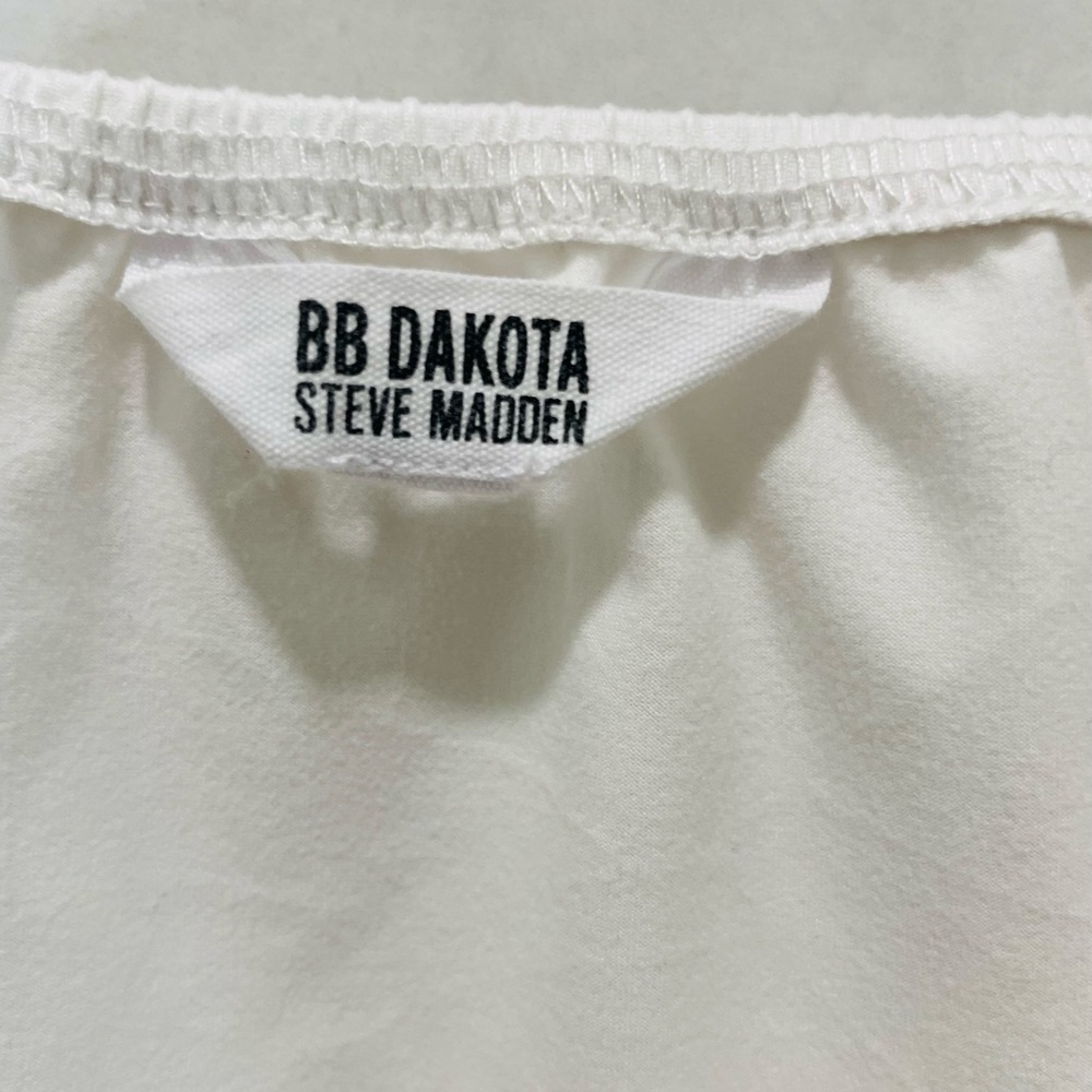 BB Dakota White Ruched Blouse - Picture 6 of 8